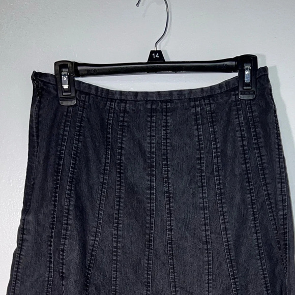 Larry Levine 8P, stretch pleated skater style, black acid wash, midi denim skirt - Picture 3 of 8
